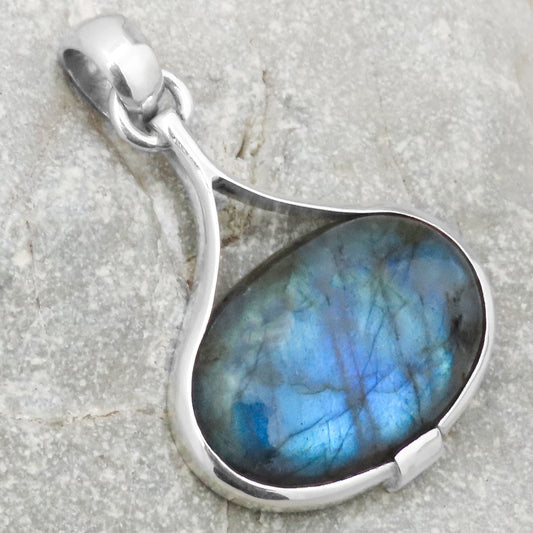 Necklace pendant labradorite semi-precious stone iridescent 925 silver harmonious noble design individual elegance
