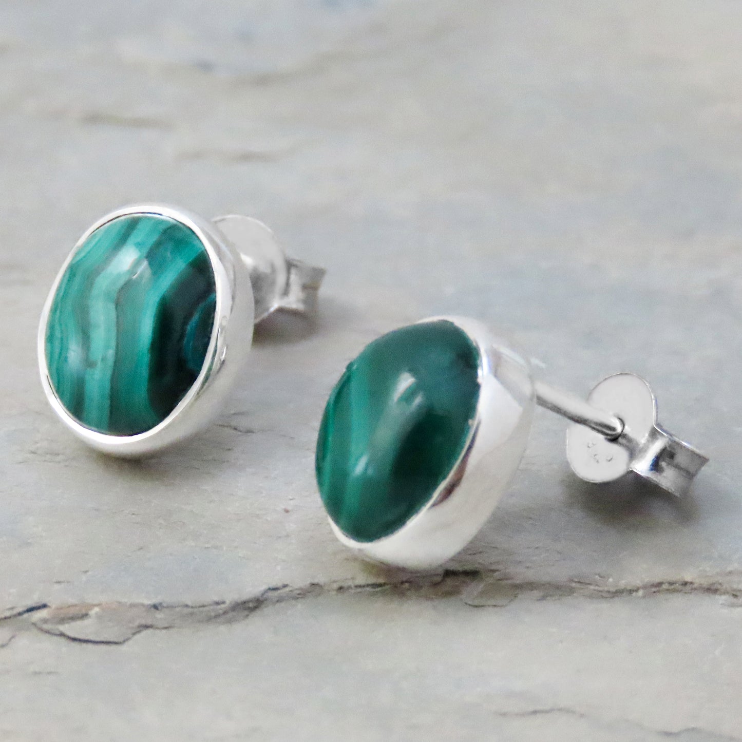 Clous d'oreilles malachite ovales argent 925