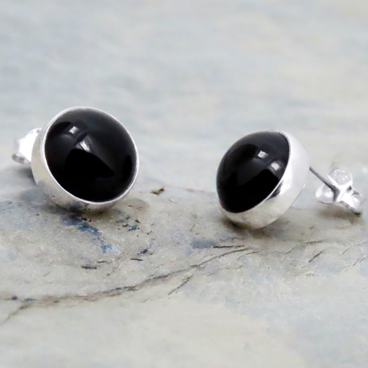 Boucles d'oreilles clous onyx rondes en argent 925