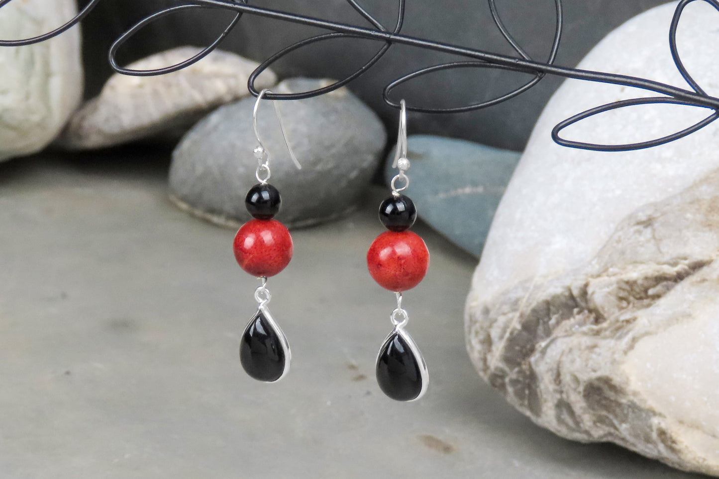 Boucles d'oreilles onyx mousse corail argent 925 noir rouge design moderne classique bijoux basiques pour tous les jours