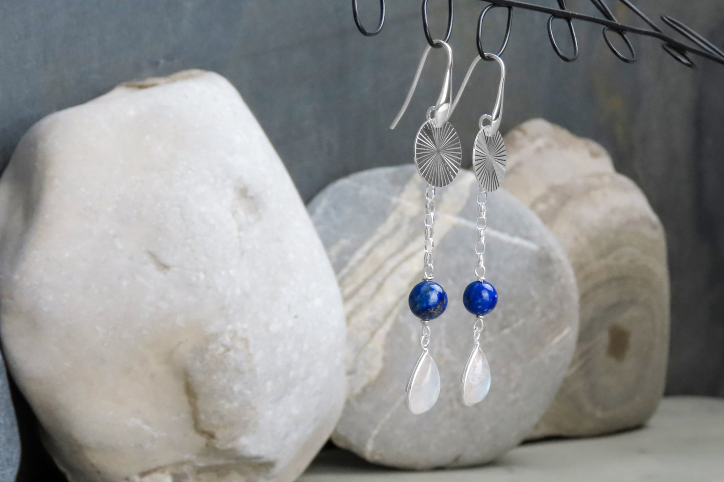 Long earrings rainbow moonstone lapis lazuli 925 silver extravagant stylish design filigree eyecatcher