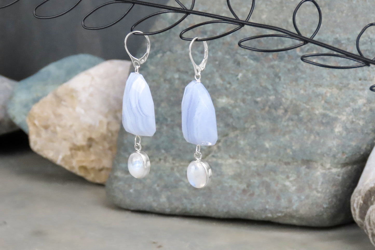 Gemstone earrings rainbow moonstone chalcedony 925 silver unusual individualistic design noble eye-catcher