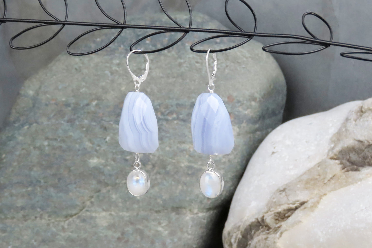 Gemstone earrings rainbow moonstone chalcedony 925 silver unusual individualistic design noble eye-catcher