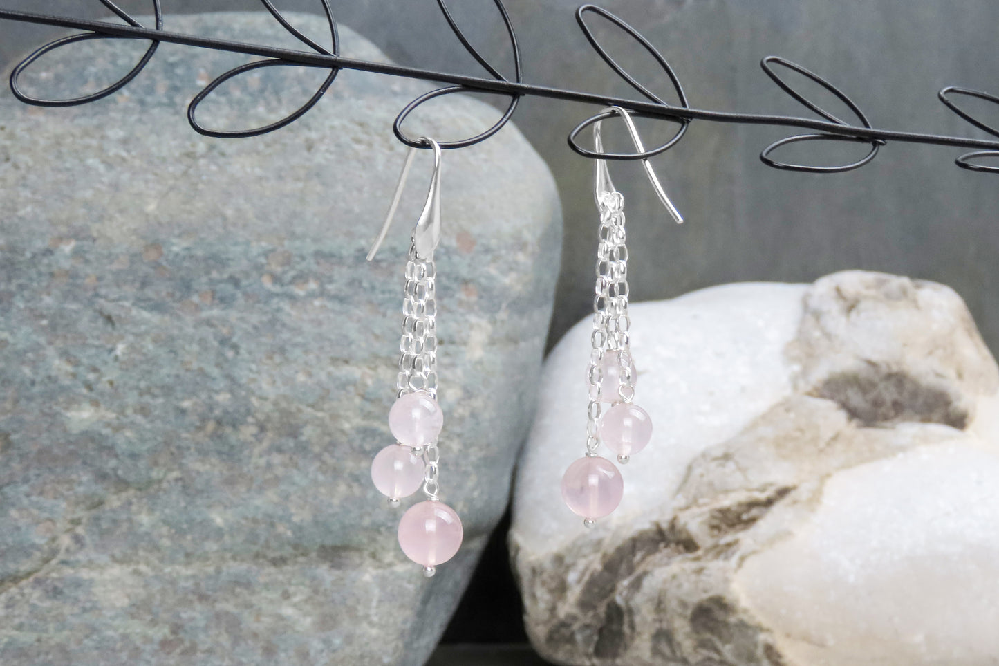 Boucles d'oreilles longues quartz rose argent 925 design simple et subtil bijoux basiques pour tous les jours