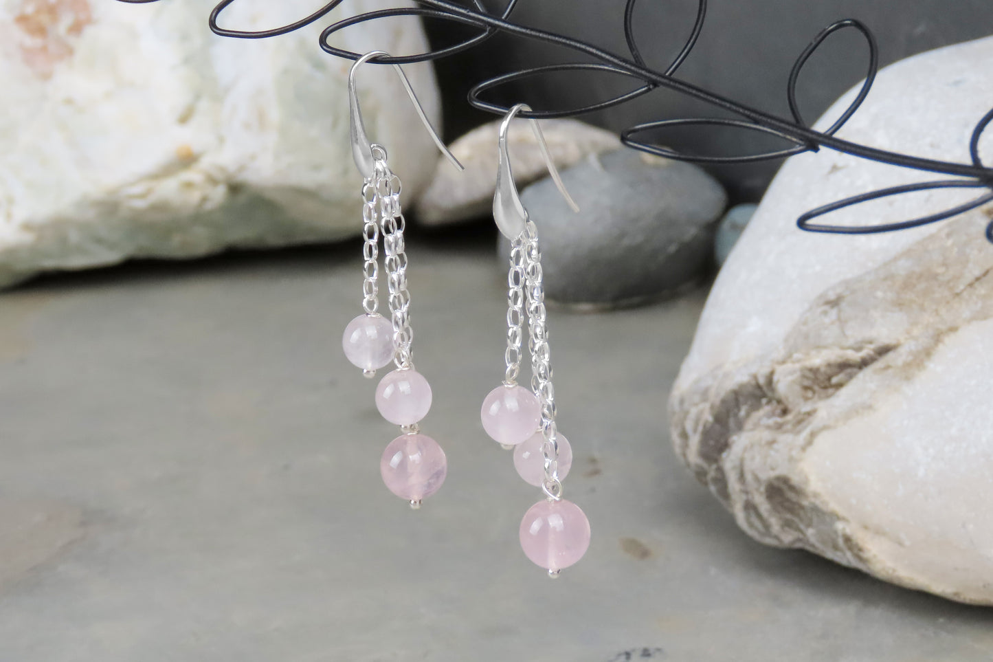 Boucles d'oreilles longues quartz rose argent 925 design simple et subtil bijoux basiques pour tous les jours