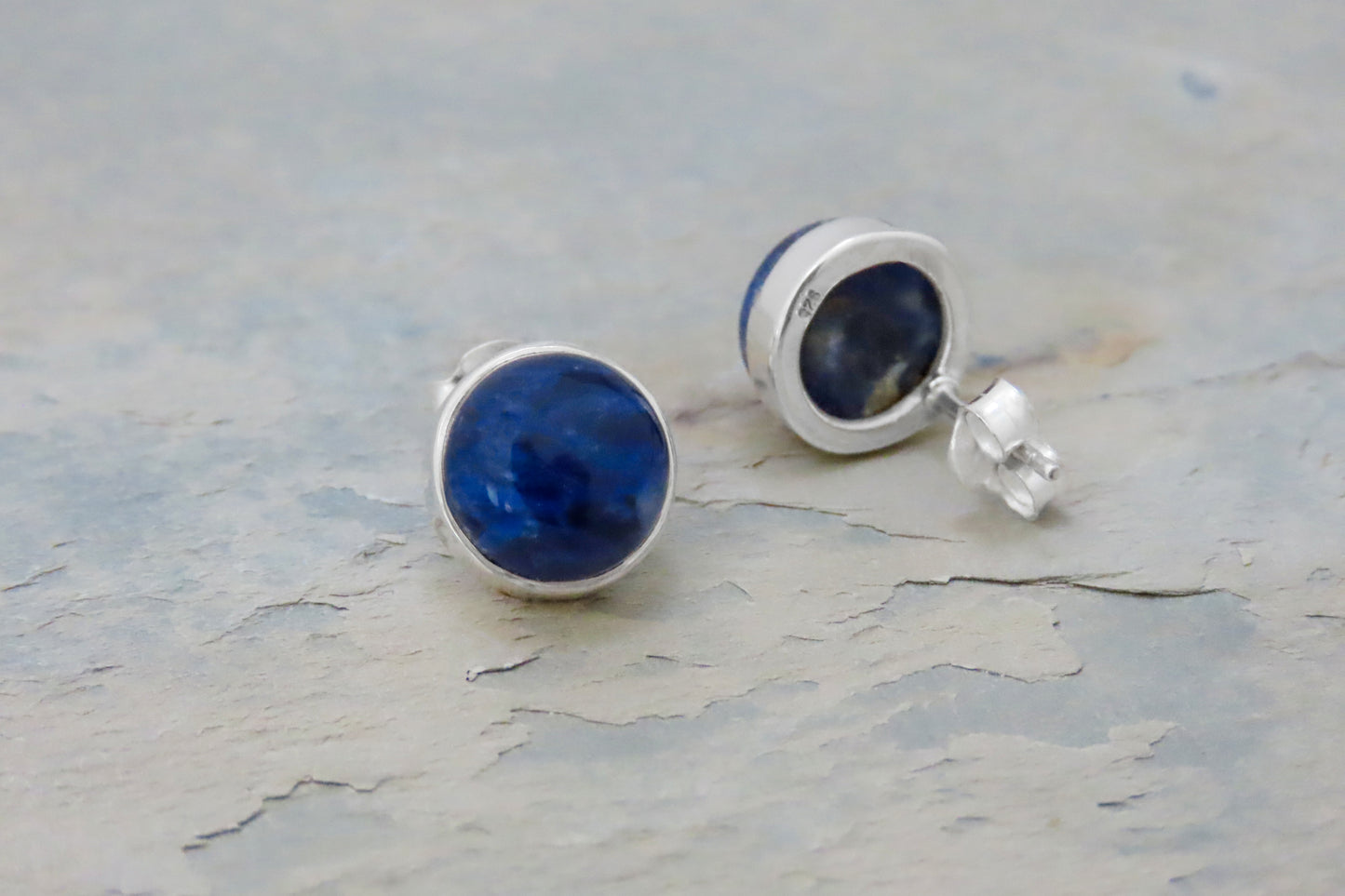 Boucles d'oreilles clous sodalite rondes argent 925