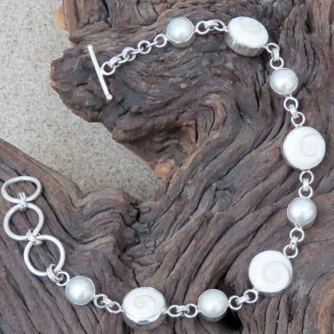 Bracelet Shiva Eye Sea Eye Shell Perles d'eau douce blanches Argent 925 Harmonieux Design simple Bracelet classique Naturel