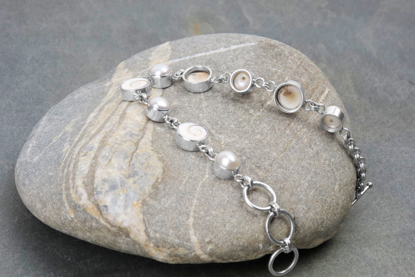 Bracelet Shiva Eye Sea Eye Shell Perles d'eau douce blanches Argent 925 Harmonieux Design simple Bracelet classique Naturel